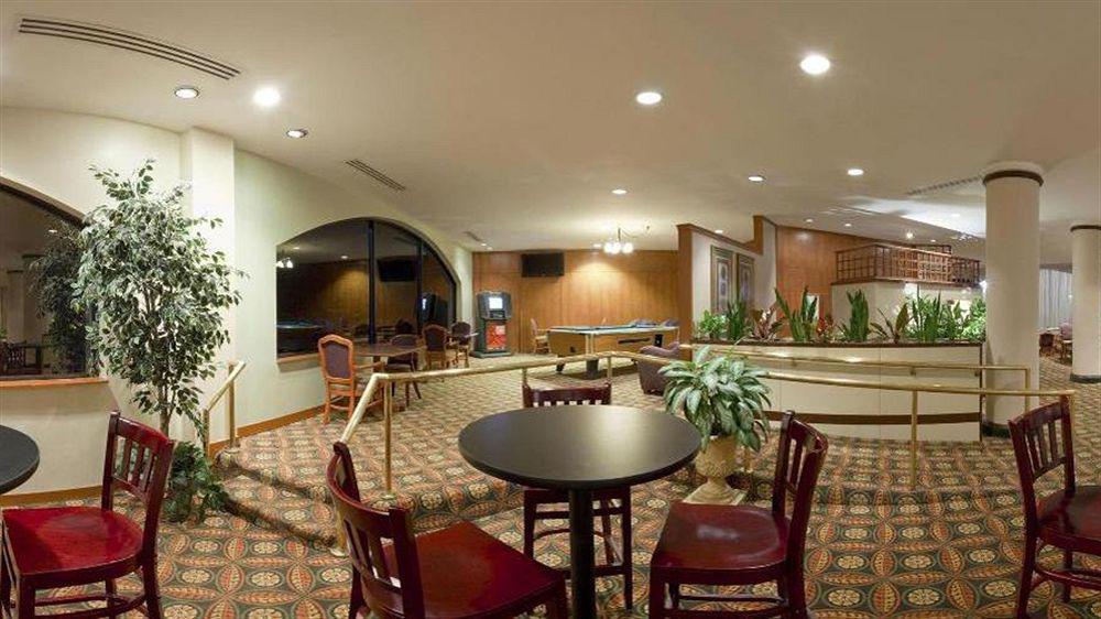 Holiday Inn Charlotte University By Ihg Zewnętrze zdjęcie