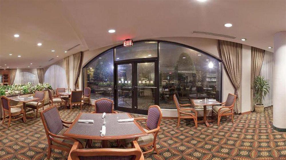Holiday Inn Charlotte University By Ihg Zewnętrze zdjęcie