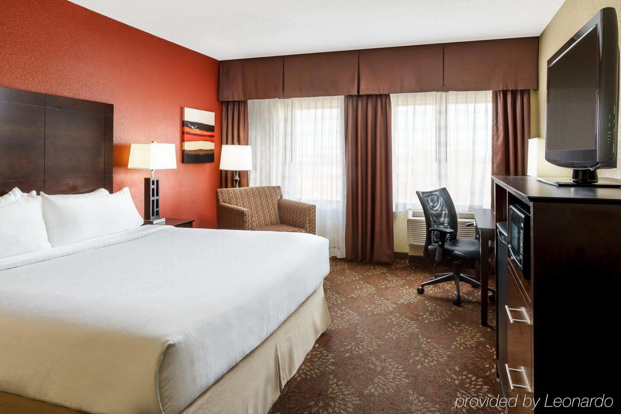 Holiday Inn Charlotte University, An Ihg Hotel Zewnętrze zdjęcie