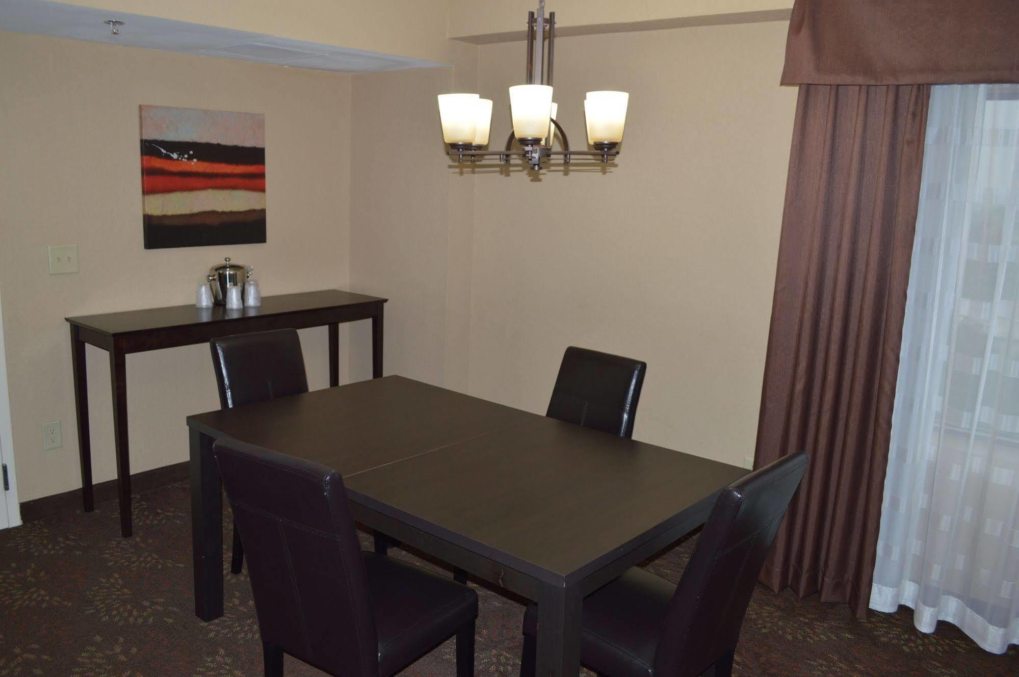 Holiday Inn Charlotte University By Ihg Zewnętrze zdjęcie